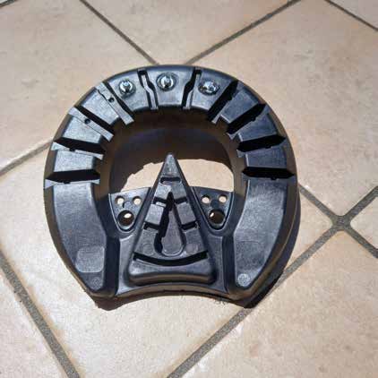 TP Horseshoe with pins on the top